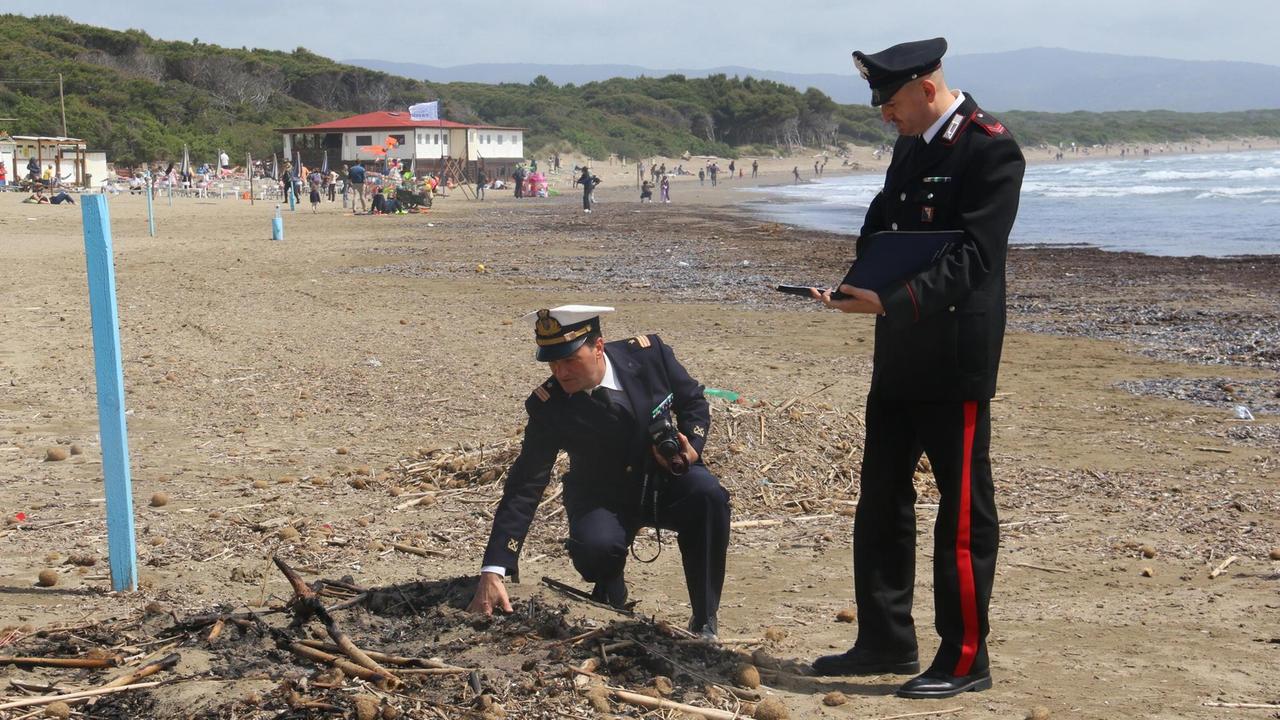 Falò in spiaggia, tredicenne ustionato