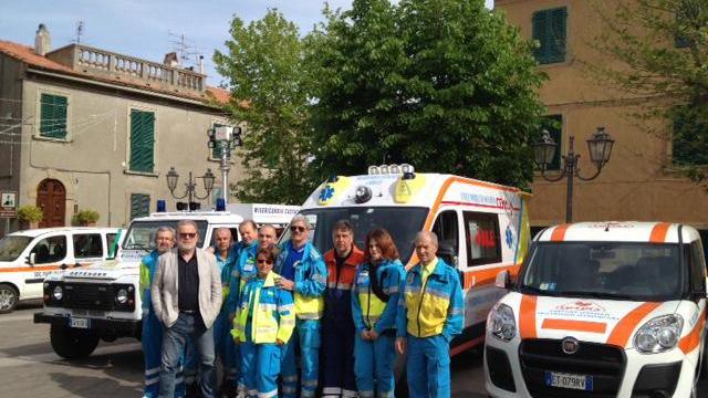 La festa della Misericordia a Castagneto: i volontari e la nuova ambulanza