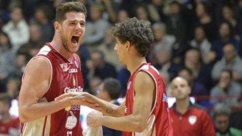 La Tesi Group sfida al PalaCarrara l'Openjobmetis Varese