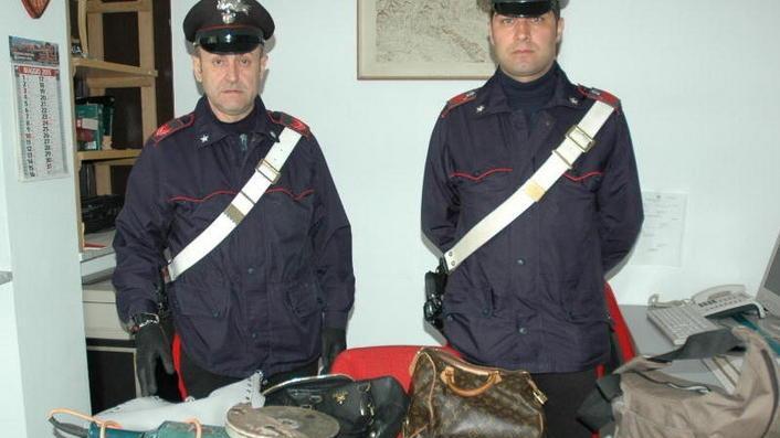 Tenta tre furti in casa arrestato dai carabinieri