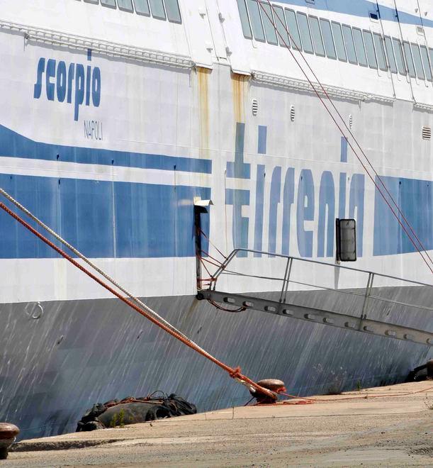 Senza la vigilanza la nave Tirrenia martedì non attracca 