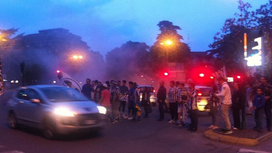 Caroselli e cori per la vecchia signora