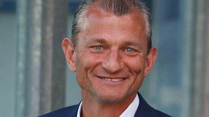 MONTANARI COMPIE IL MIRACOLO