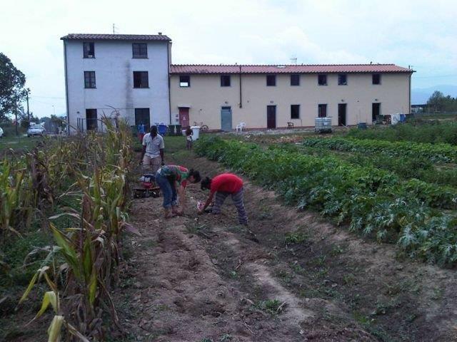 Stranieri a lezione con la Coop Odiessa (foto d'archivio)