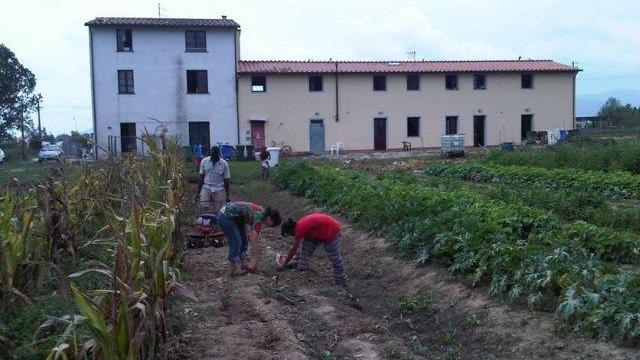 Stranieri a lezione con la Coop Odiessa (foto d'archivio)