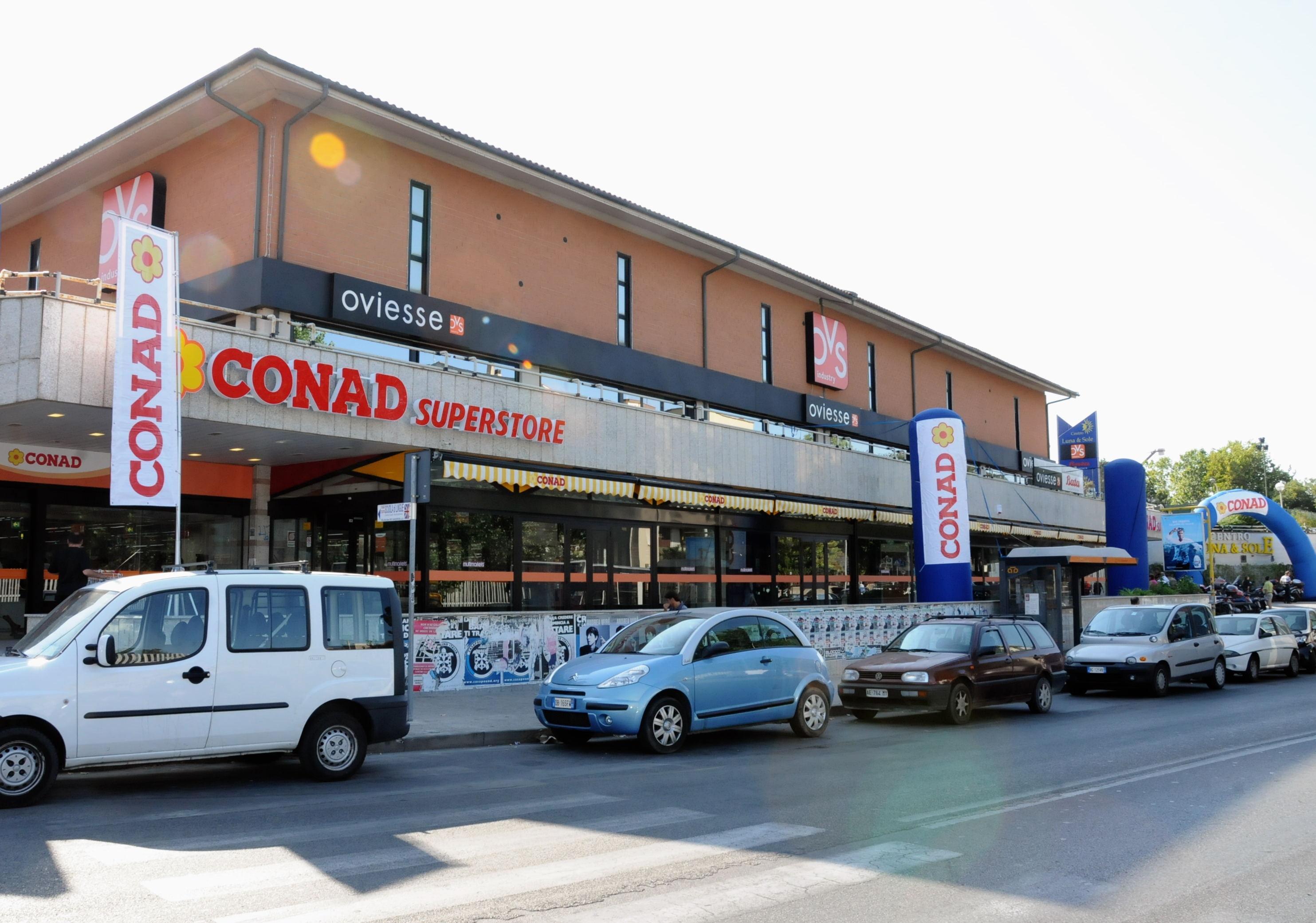 Sassari, furti alla Conad e alla Upim 
