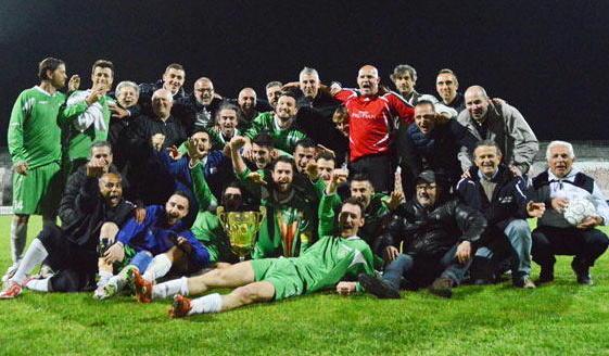 I festeggiamenti de Le Querci a fine partita (Foto Giacomo Carobbi/PistoiaSport.com)