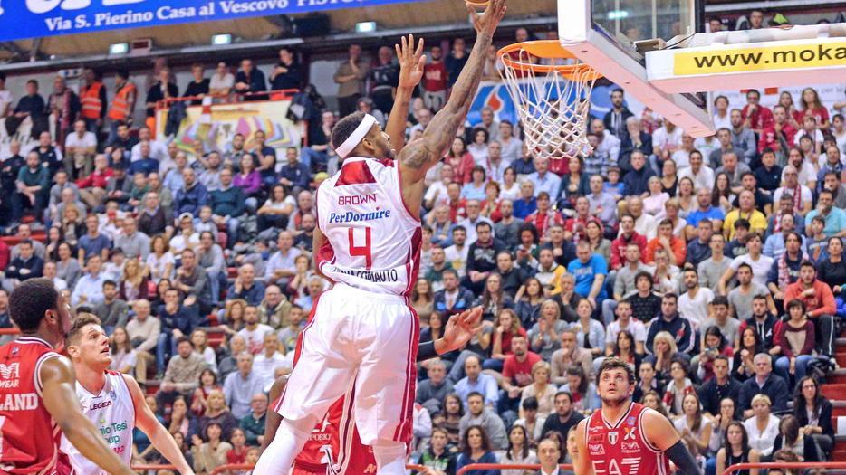 Bologna e Cantù saltano con prepotenza sul treno playoff