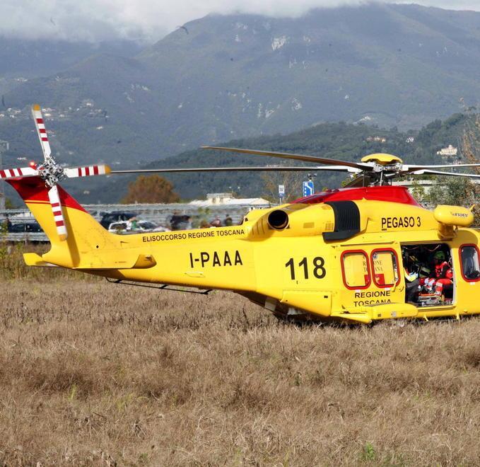 Grave ciclista amatoriale caduto dopo l’urto con un’auto