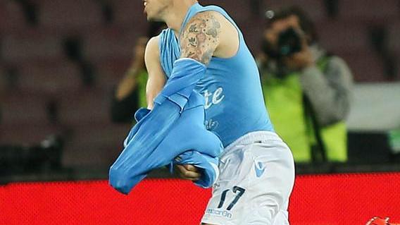 Il Napoli stende il Milan ridotto il dieci