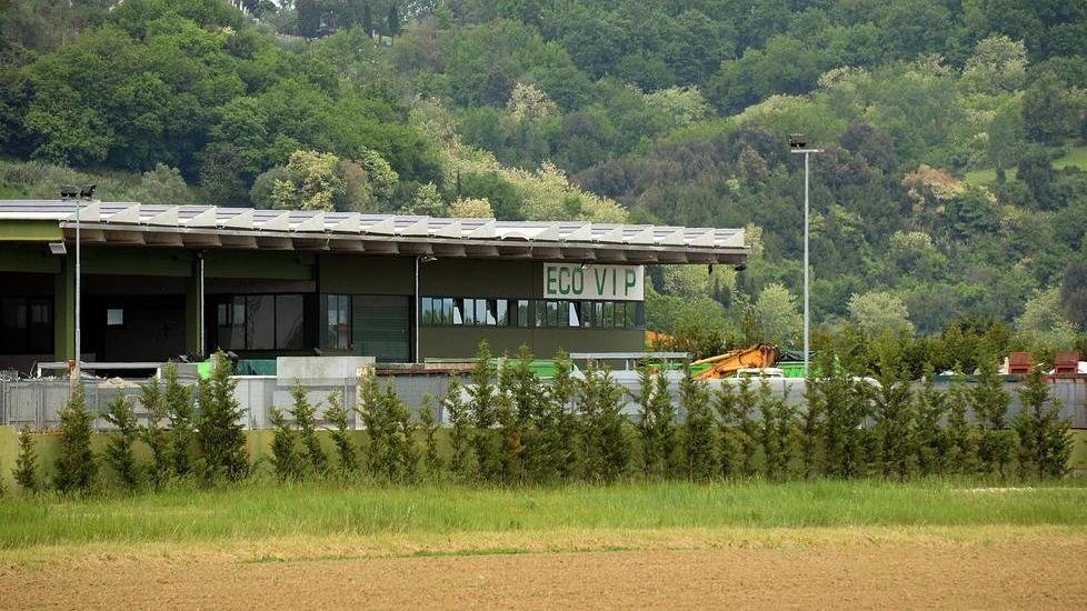 Rifiuti pericolosi alla “Eco-Vip”