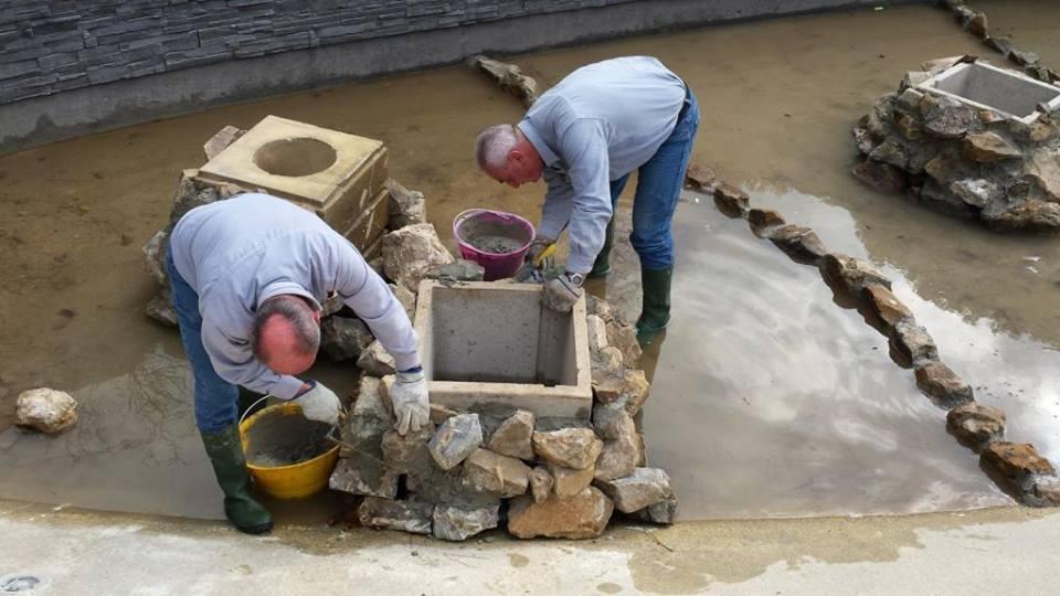 Lavori alla vasca di piazza della Costituzione (foto Paolo Barlettani)