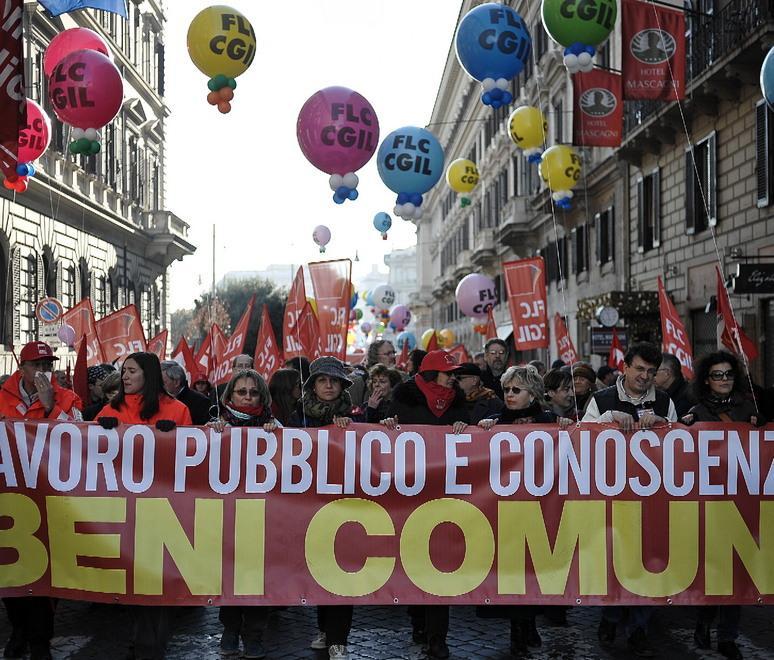 Scuole chiuse e flash mob sul Listone 