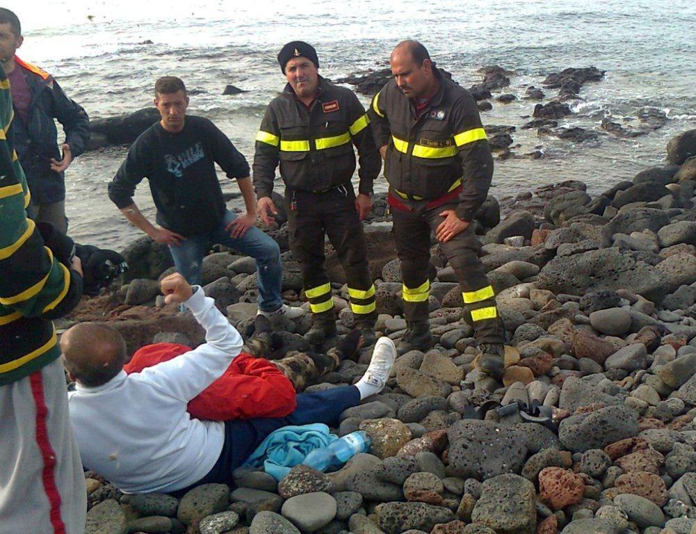 Il sub soccorso dai vigili del fuoco