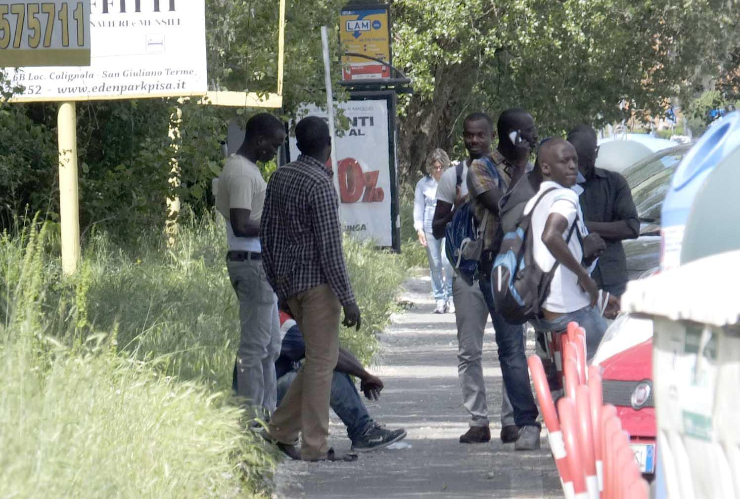 Assalto dei parcheggiatori, ogni giorno rischio di rissa 
