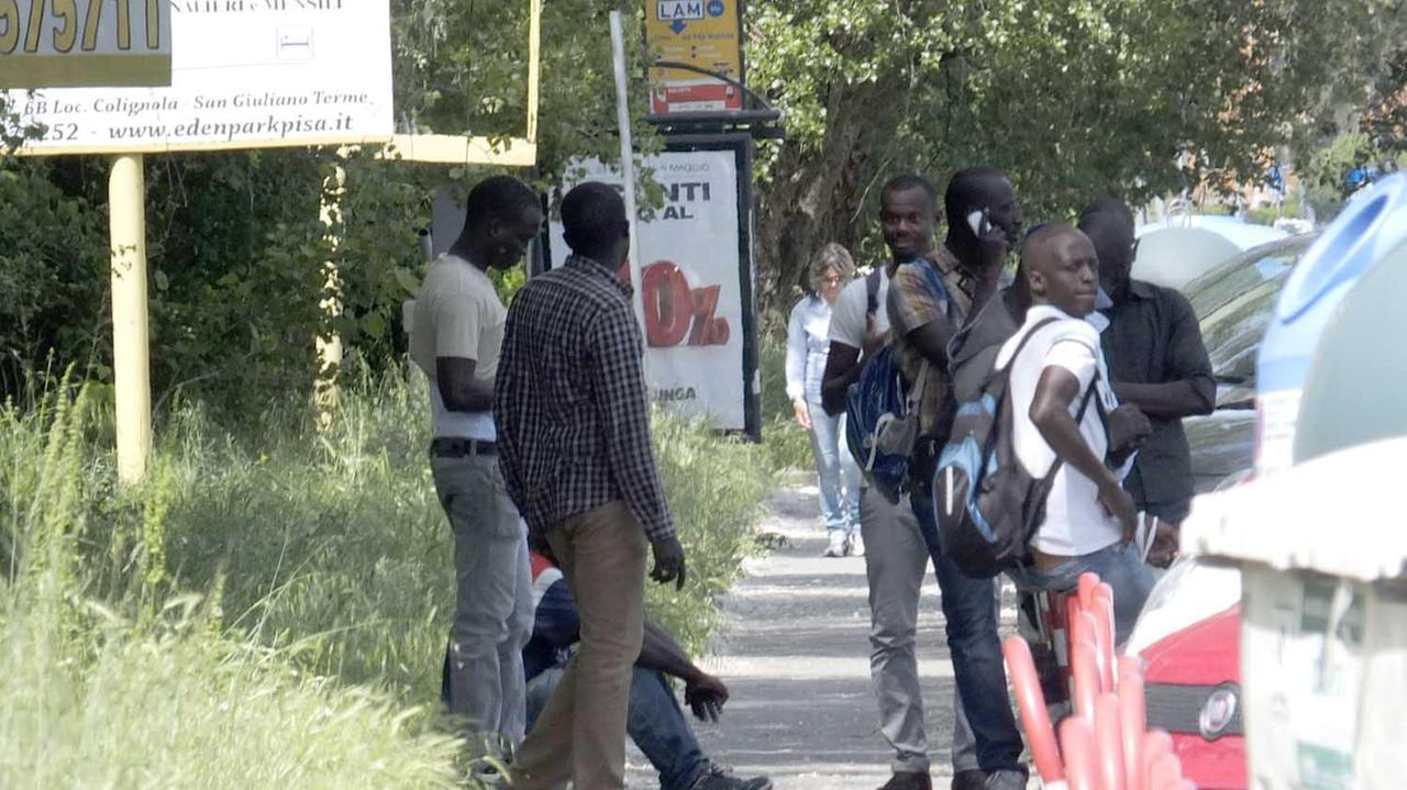 Assalto dei parcheggiatori, ogni giorno rischio di rissa