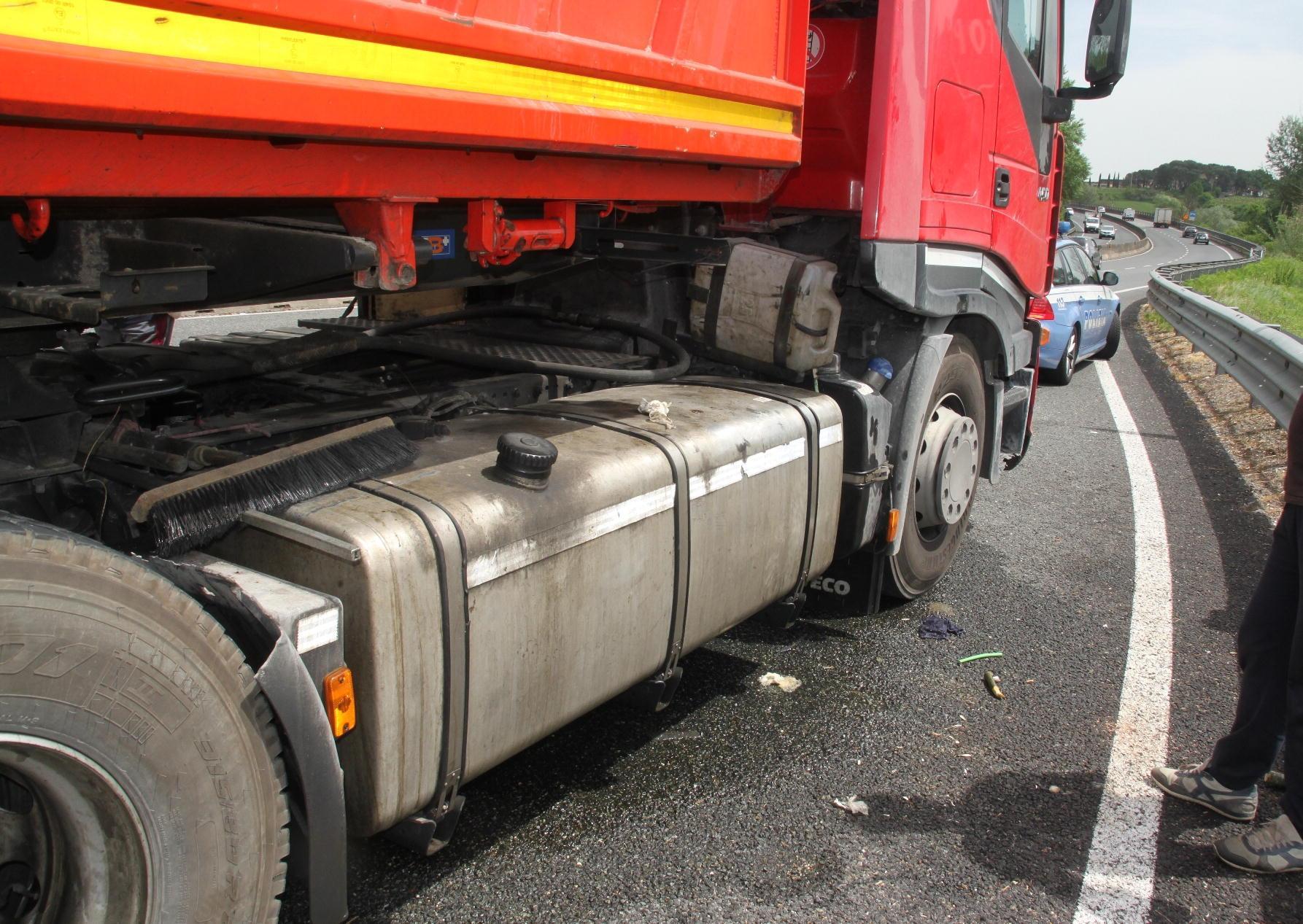 Il camion coinvolto nell'incidente