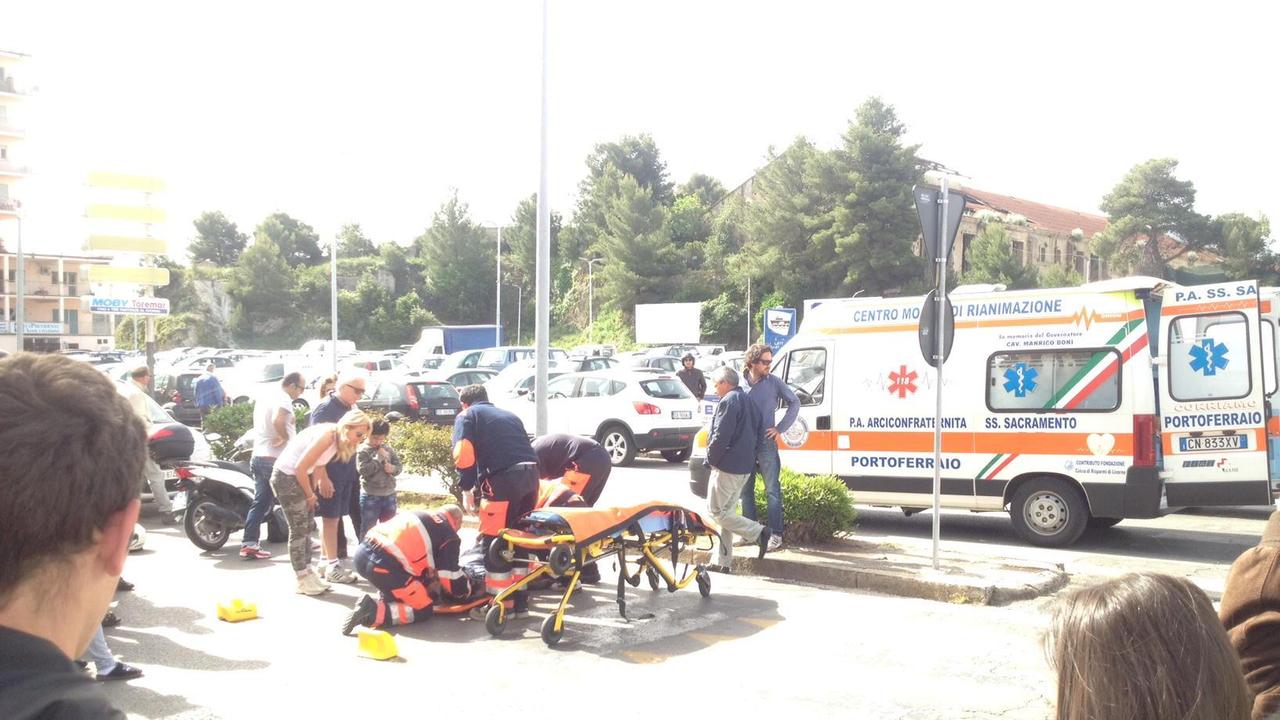 L'incidente alla rotonda di viale Elba