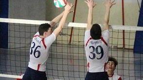Il Volley Prato batte i Lupi Santa Croce e festeggia coi tifosi