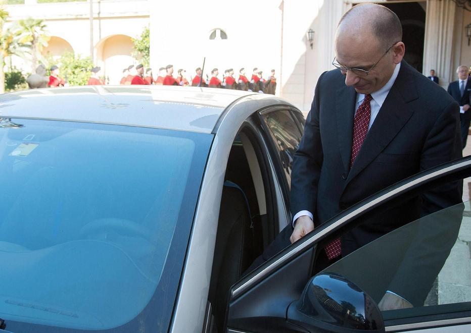 Enrico Letta coinvolto in un tamponamento a Roma 