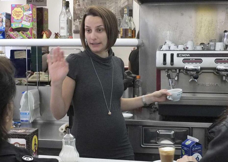 La barista torna al lavoro ma la paura non passa 