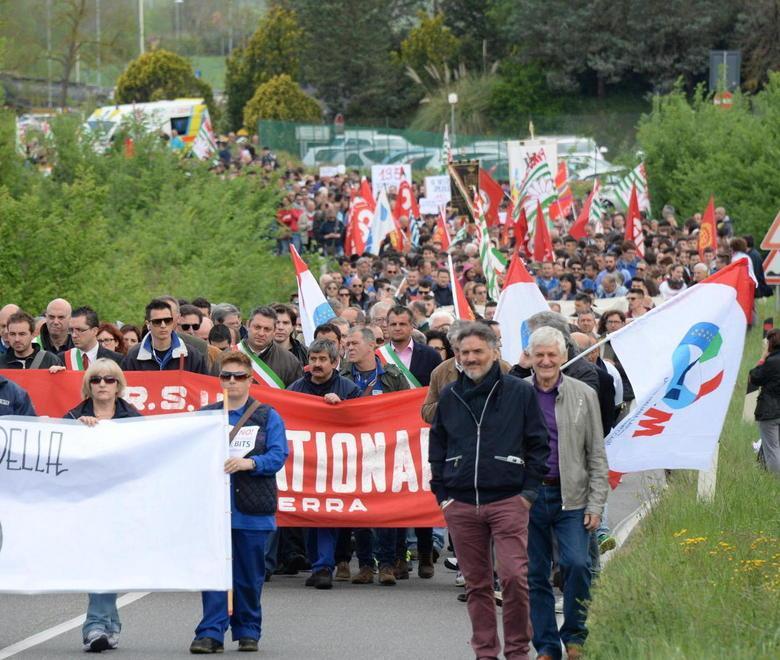 Si decide se occupare lo stabilimento 