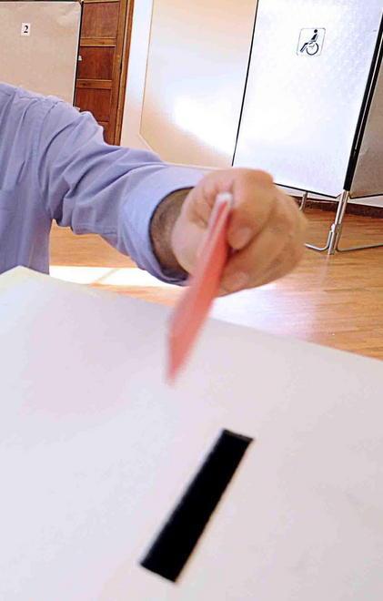 Sette aspiranti presidenti 38 in lizza per il consiglio