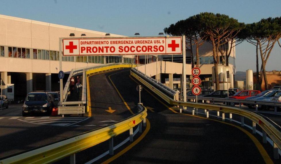 Dà in escandescenze in ospedale 