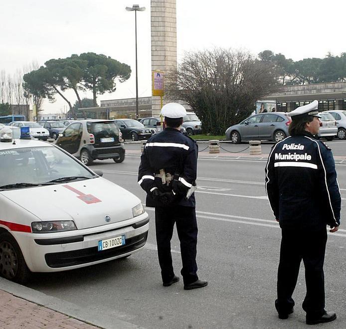 Vigili urbani: si studiano i turni estivi