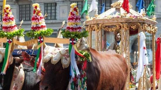 Folla per il ritorno di Sant’Efisio nella sua Stampace