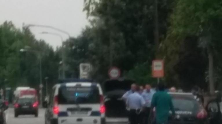Semina il panico in auto per mezza città, preso