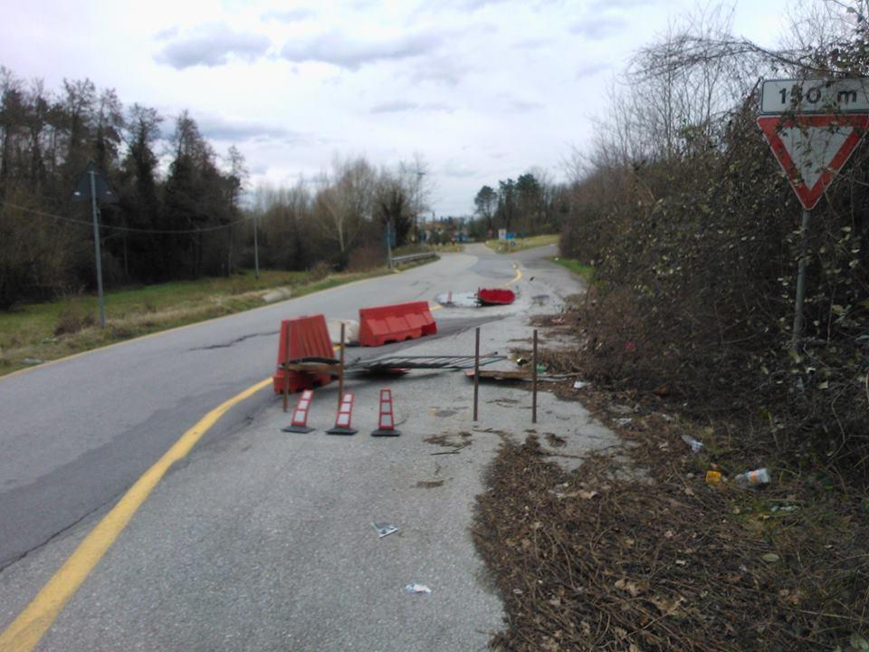 La strada con la frana a Gelsa