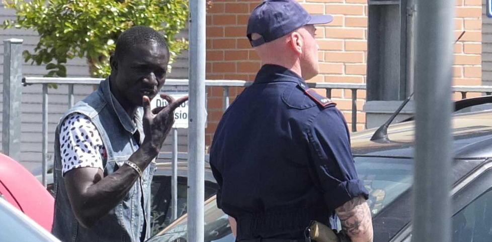 Assalto dei parcheggiatori ogni giorno rischio di rissa 