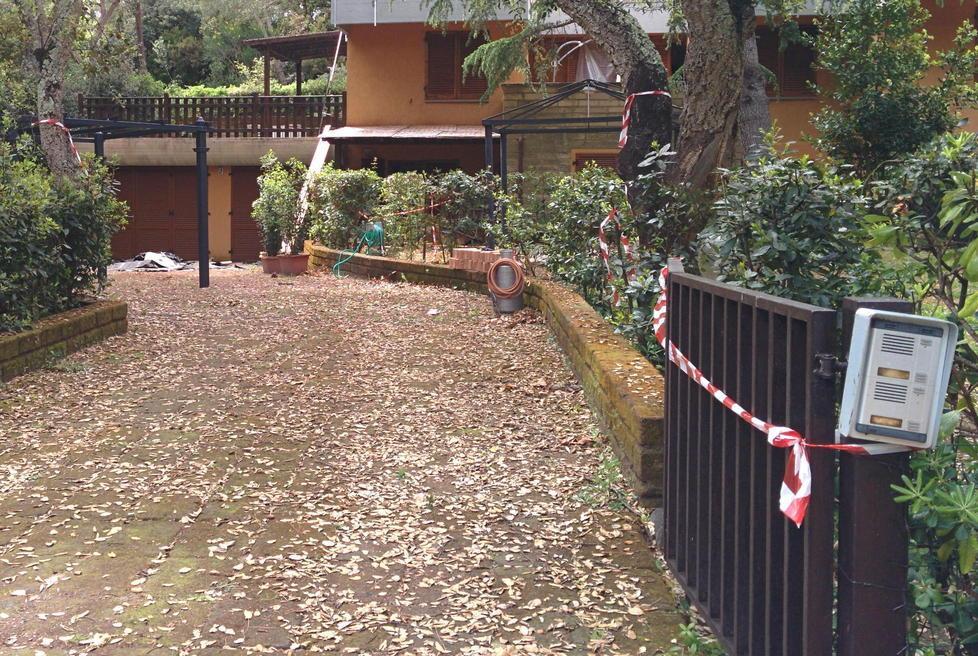 Disperato il proprietario un pianto dirotto al suo arrivo