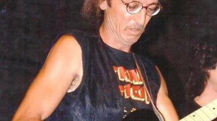Addio a Manlio Pepe, la sua grande chitarra adesso è muta