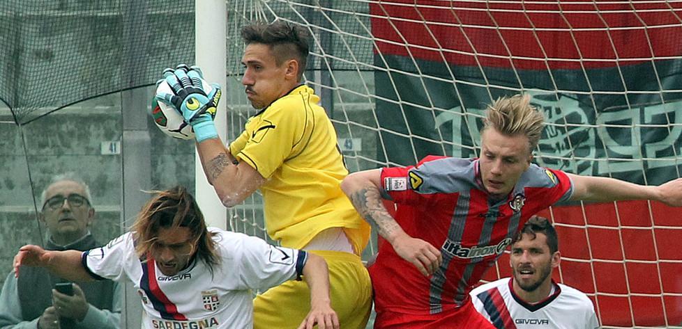 Rossoblù al gran completo Costantino: «Felice del debutto»