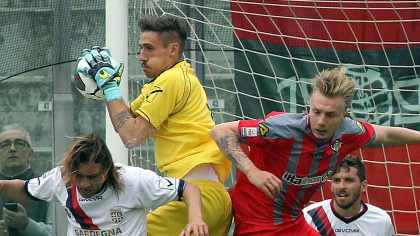 Rossoblù al gran completo Costantino: «Felice del debutto»