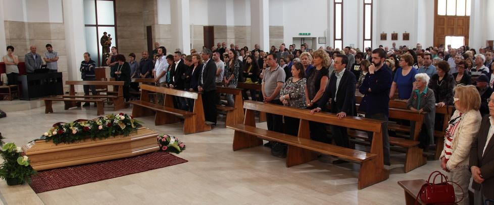 Ieri l’addio commosso a Franco Piras