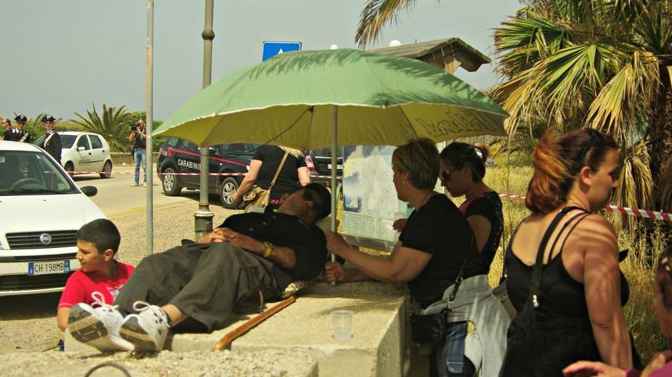 Carrozzine dei disabili fermano le ruspe