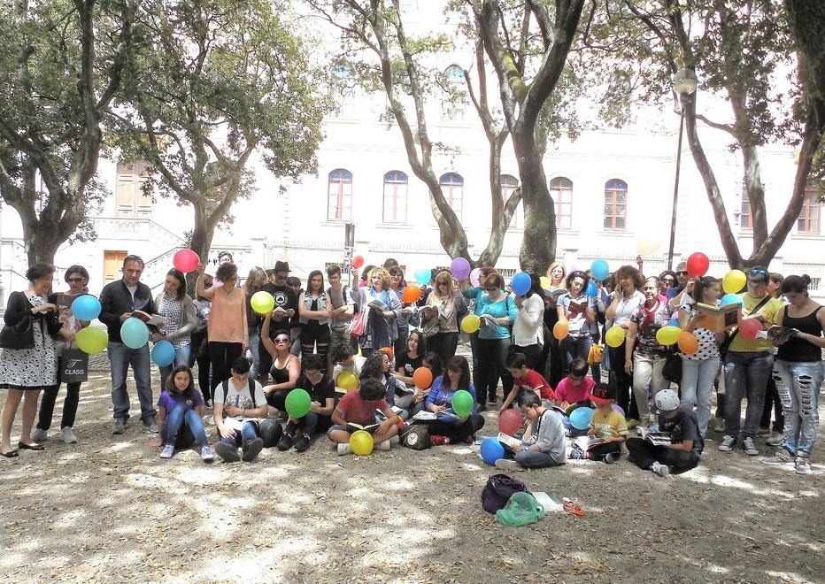 Un flash mob contro la riforma scolastica