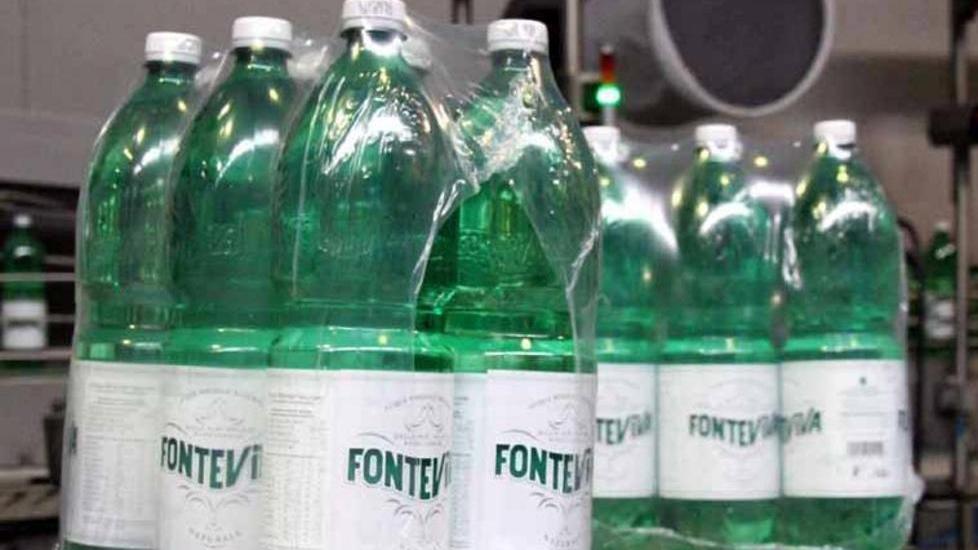 Retromarcia, nelle scuole di Massa si torna a bere la minerale