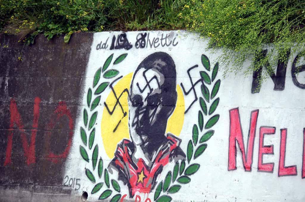Massa, scritte naziste sul murale dedicato al partigiano Salvetti 