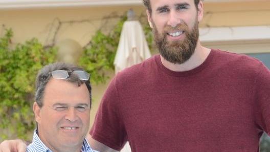 Gigi Datome con il padre Sergio nell'hotel di famiglia a Golfo Aranci
