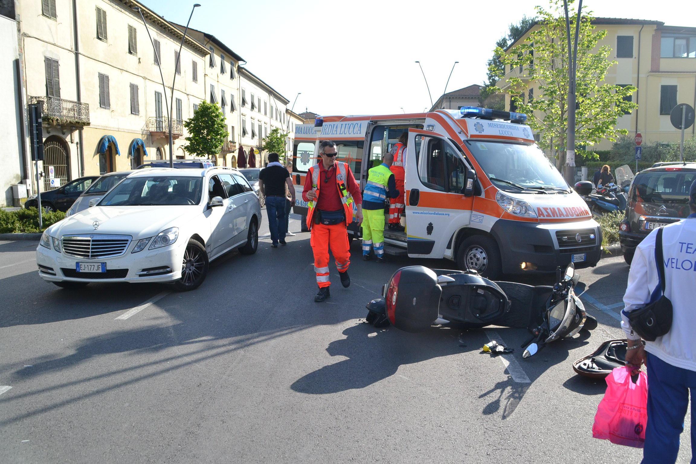Un'immagine dell'incidente in viale Castracani