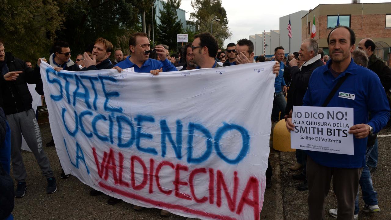 La protesta dei lavoratori della Smith (Foto Franco Silvi)