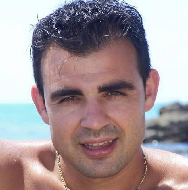 Padre di due bambini muore a 38 anni per una malattia