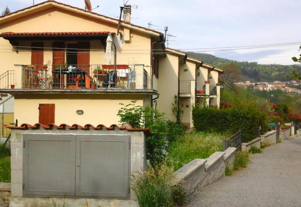 Travolta mentre cerca di salvare il figlio 