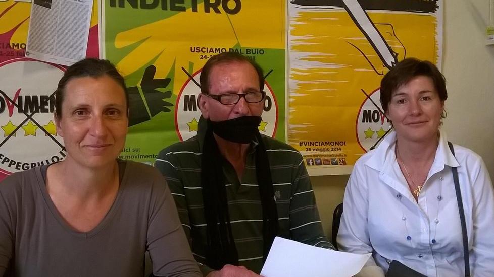 Rifiuti, M5S: «Una gara senza trasparenza»