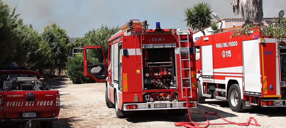 A fuoco un capanno del cantiere forestale