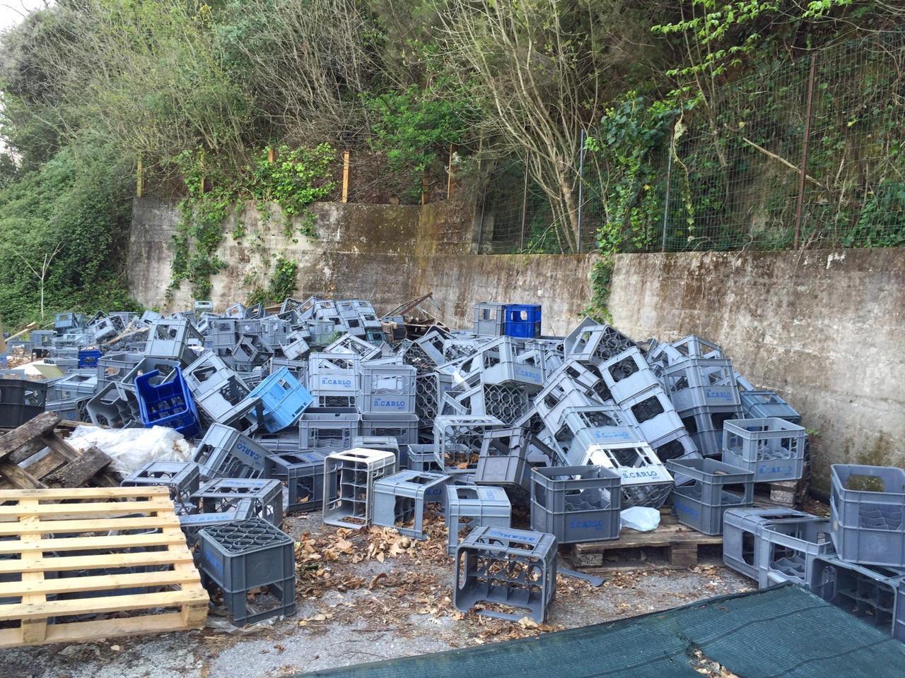 Uno degli scatti alla discarica a San Carlo, fatto dagli studenti del  Fermi